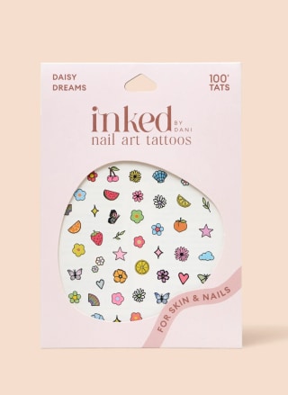 Daisy Dream Nail Art
