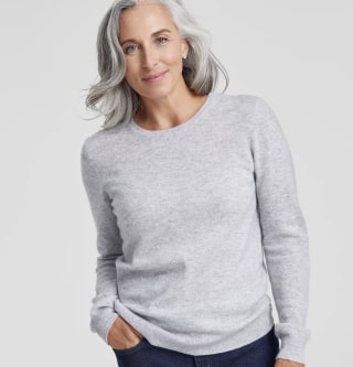 100% Cashmere Women's Long-Sleeve Crewneck Sweater