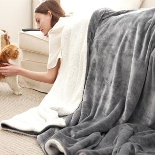 Bedsure Sherpa Fleece Blanket
