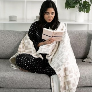 Heated Cozy Throw Chic Plaid