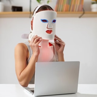 Red Light Therapy Face Mask