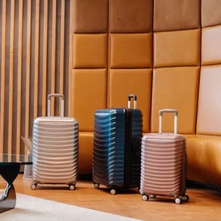 Samsonite Spin Tech 6 Carry-On Spinner