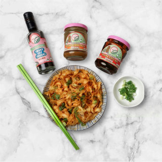 Spicy Moon Vegan Dan Dan Noodle Kit for 4