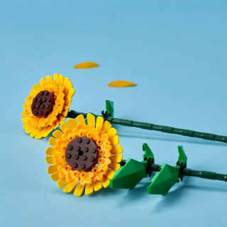 Lego Sunflowers Building Toy Set