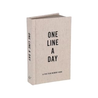 Canvas One Line a Day: A Five-Year Memory Book