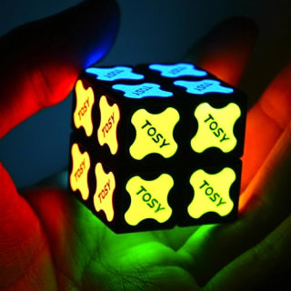 Tosy Magnet Cube
