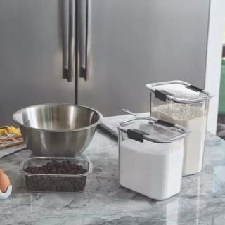 Rubbermaid Brilliance Pantry Airtight Food Storage Container (16 Cup)