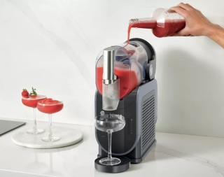 Ninja Slushi Professional Frozen Drink Maker (88 Ounces)