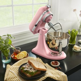 KitchenAid Deluxe 4.5 Quart Tilt-Head Stand Mixer