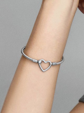 Pandora Moments Heart Closure Snake Chain Bracelet