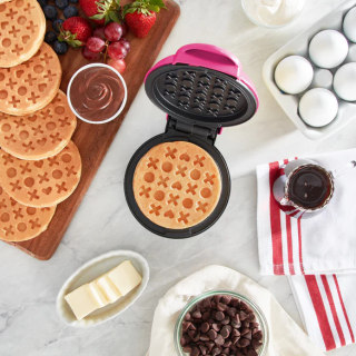 Dash Love Mini Waffle Maker