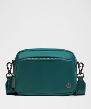 Everywhere Crossbody Bag 2L Metal Hardware