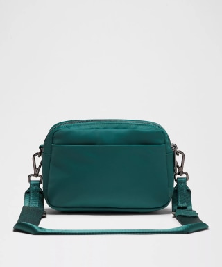 Everywhere Crossbody Bag 2L Metal Hardware