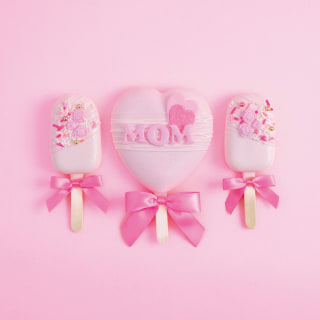 5: Goldbelly Mother’s Day Cakesickles 