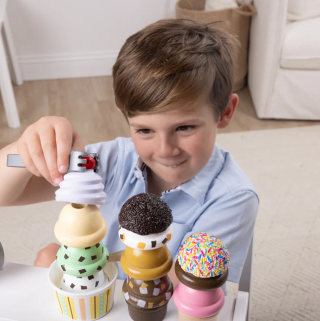 Melissa & Doug Wooden Scoop and Serve Ice Cream Counter