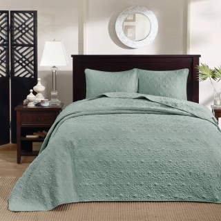 Madison Park Quebec Reversible Bedspread Set