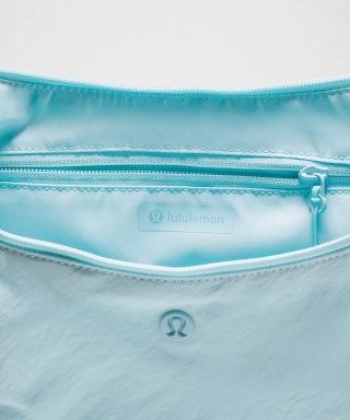Lululemon Slouchy Sling Bag 6L
