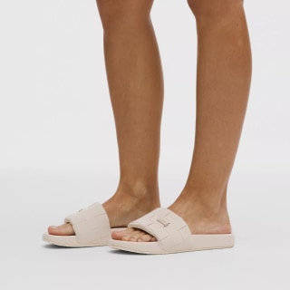 Lululemon Women's Restfeel Woven Slide