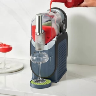 Ninja Slushi Professional Frozen Drink Maker (88 Ounces) 