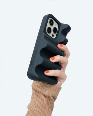 Bailey Hikawa Nami Phone Case in Onyx