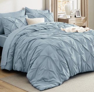 Bedsure Pintuck Bed-in-a-Bag