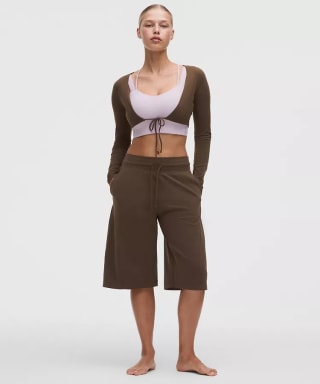 Lululemon Groove Mid-Rise Relaxed Bermuda Short