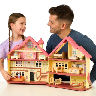 Bluey Ultimate Lights & Sounds Playhouse with Muffin and Socks