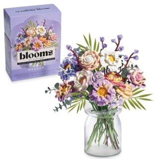 Play-Doh Blooms Meadow Flower Bouquet Making Kit