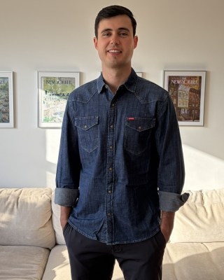 Wrangler Men's Slim Fit Long Sleeve Woven Twill Denim Shirt