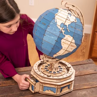 Fat Brain Toys PuzzleGears Globe