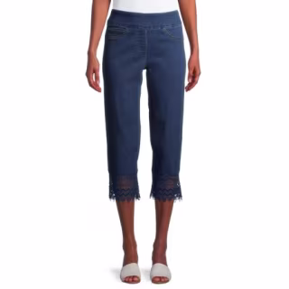 The Pioneer Woman Pull-On Lace Hem Capri Jeans, Womens