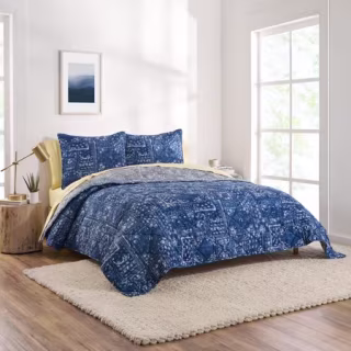 Gap Home Bandana Patchwork Reversible Organic Cotton Blend Quilt, King, Blue/Grey