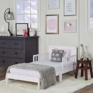 Dream on Me Brookside Toddler Bed, White