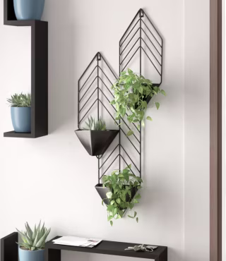Dayne Iron Wall Planter