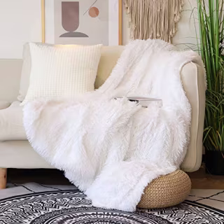 Extra Soft Faux Fur Throw Blanket