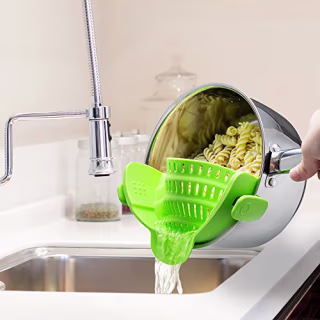 Kitchen Gizmo Snap N Strain Strainer, Clip On Silicone Colander, Fits all Pots and Bowls - Lime Green