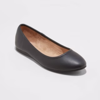 Women's Everly Round Toe Ballet Flats - Universal Thread(TM)