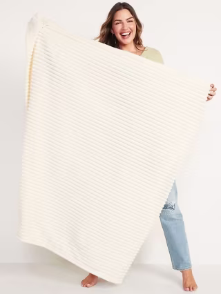 Old Navy Luxe Faux-Fur Fleece Throw Blanket