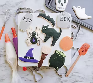 Trick or Treat Deluxe Cookie Decorating Set