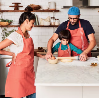Five Two Ultimate Apron with Built In Oven Mitts