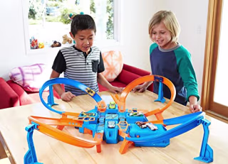 Hot Wheels Criss Cross Crash Track Set