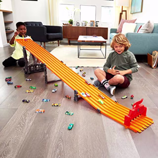 Hot Wheels Super 6-Lane Raceway