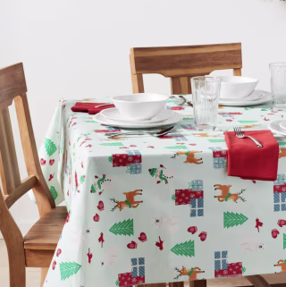 Wondershop Winter Friends Tablecover