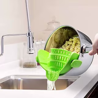Kitchen Gizmo Snap N Strain Clip-On Strainer
