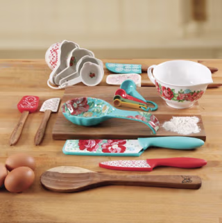 Vintage Floral Gadget Set