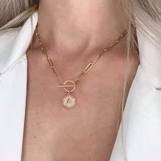 Layered Initial Necklaces for Women, 14K Gold Plated Paperclip Link Chain Necklace for Women Dainty Hexagon Letter Pendant Initial T Necklace Choker Necklaces Gold Layering Necklaces for Women