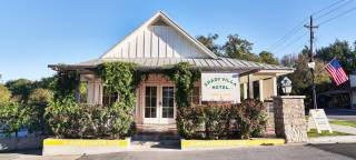 Shady Villa Hotel