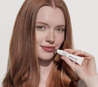 The Pout Sparkling Rose VolumizingLip Serum