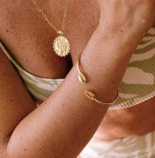 Cowrie Bangle Gold