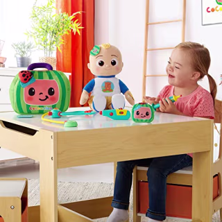 CoComelon Boo Boo JJ Deluxe Feature Plush - Includes Doctor Checkup Bag, Bandages, and Accessories to Care for JJ - 8 Total Accessories - Amazon Exclusive